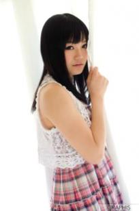 Graphis_荣仓爱/荣仓あい First Gravure 纯爱初绽：清纯少女户外踏青与居家私房内衣写真集[39P]