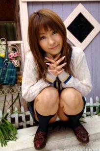 Graphis_Reon Kosaka 小阪れおん 《Looking for Something》户外花园清新活力甜美风写真集[14P]