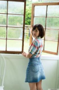 Graphis美女赤根葵(Aoi Akane)首部写真系列：清纯短发少女的火辣私房诱惑，尽显曼妙身材曲线与清新甜美气质