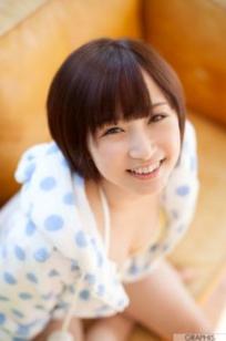 Graphis_君野步美(Ayumi Kimino) - 清纯甜美户外暖冬针织风格写真集[54P]