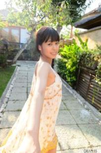 Graphis 紗藤まゆ(Mayu Sato) 居家私房写真，清纯甜美治愈系少女的居家日常