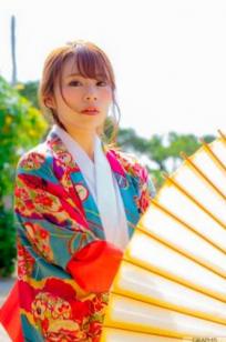Graphis 伊藤舞雪《Mystery》系列：和服私房写照与户外优雅写真，尽显迷人气质与诱惑美感