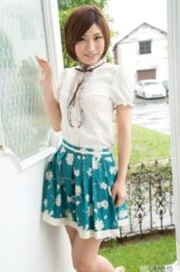 Graphis夏希南私人珍藏写真，短发清纯氧气少女，室内私房展现甜美治愈气息