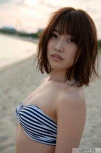 Graphis_Masami Ichikawa 市川まさみ写真集：清新比基尼海边度假与室内红色内衣私房诱惑