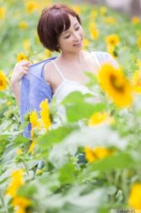 Graphis系列：きみの歩美《Ayumix》户外清新、私房写真集，展现邻家女孩的纯真与灵动美