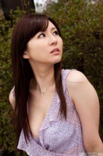 Graphis_辰巳唯《Unaffected Girl》清新碎花裙写真，展现曼妙身材与优雅气质，独特和服风情魅力