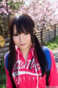 Graphis系列：坂口美穗乃（坂口みほの）《Chapter》精选写真集，街拍休闲与居家简约清纯风格，展现治愈系日系女神魅力