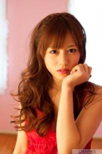 Graphis写真集：瑠川リ纳《Love Day》清纯街拍与室内私房美照，尽显日本尤物灵动身姿
