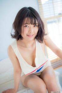 Graphis_小泉ひなた(Hinata Koizumi) 高清写真：优雅私房内衣诱惑与气质短发女神的柔情时刻