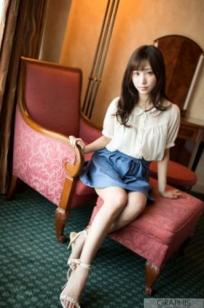 天使もえ(Moe Amatsuka)Graphis写真：私密浴室与卧室的清纯与诱惑居家影像