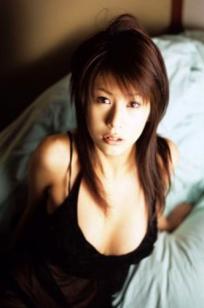 日本女神小阪由佳 (Yuka Kosaka) 经典私房写真集，冷艳比基尼与诱惑气质展现绝美身姿 [51P]