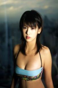 PB写真集_小阪由佳Yuka Kosaka性感比基尼私房写真，居家纯欲风尚与傲人曲线呈现