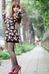 台湾正妹小米Kate su清新户外街拍写真，娇俏可爱女神秀出百变气质穿搭精选图片