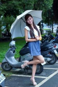 台湾正妹Winnie小雪/庄咏惠校园户外写真，清新甜美邻家女孩风范，治愈系唯美青春影像