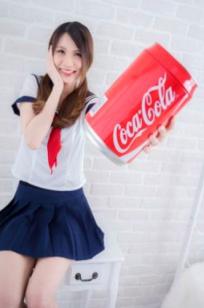 台湾正妹Candice蔡译心清新水手服写真，甜美校花学妹私房制服诱惑，洁白长腿令人心动