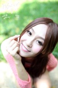 台湾正妹Winnie小雪庄咏惠户外清新私拍：粉色针织装演绎甜美治愈系氧气美女写真