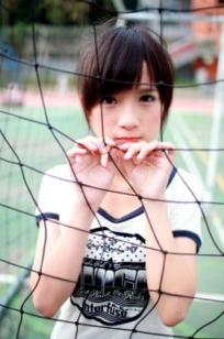 台湾正妹虞成敬清新校园风外拍写真，甜美校服穿搭，尽显治愈气息的邻家萌系美少女合集