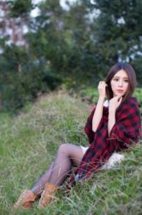 台湾正妹张齐郡JULIE《踏青》户外清纯甜美写真，清新治愈系街拍女神