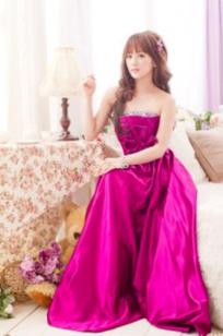 台湾正妹张凯洁高清写真：唯美婚纱与华丽礼服棚拍，尽显清新脱俗优雅气质