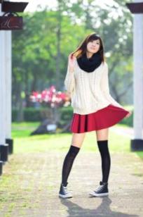 台湾美女林茉晶Queena《学妹时代》高清写真，户外田径场与清新街拍，尽显治愈系校园女神风采