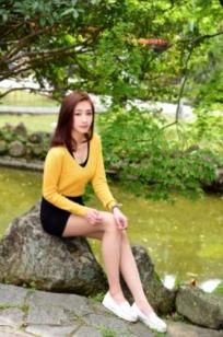 台湾正妹段璟乐双溪公园户外写真，清纯甜美气质，穿搭极具时尚感，36P高清美腿秀，尽显清新可人魅力