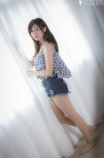 台湾正妹车车《迷迭森林》清新治愈私房写真，青春美少女居家清纯气质甜美影集