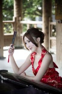 台湾女神赵芸至善园清新外拍写真，长腿女神街拍户外秀美腿