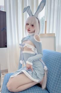 纸悦Etsu_ko绒绒兔二次元清纯少女，蓝色露肩兔女郎私房镜前自拍诱惑写真