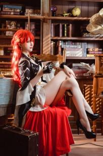 花兮_honoka 崩坏星穹铁道姬子COS 优雅知性御姐复古风写真
