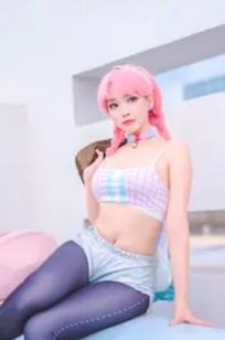 宫本桜蓝毒cosplay，青春活力运动少女，清纯童颜配傲人身材，夏日泳池边诱惑写真，时尚潮流视觉盛宴
