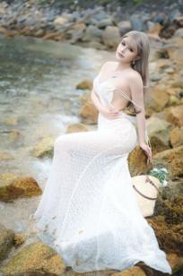鹿八岁 白纱 [40P] 户外沙滩湿身私房诱惑美图
