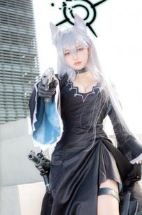 花梨Hanari - 砂狼白子 户外黑裙制服枪械动漫角色扮演私房摄影