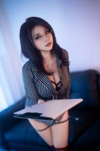 Aimeili粒粒 - 无裙秘书 性感私房大尺度美胸诱惑 [58P]