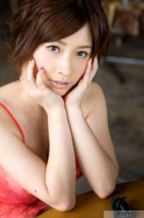 Graphis奥田咲《Bloom》清纯居家私房唯美写真，灵动双眸与诱惑曲线尽显迷人气质