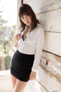 Graphis_ANRI《Happy-Go-Lucky》职场OL制服与清纯家居写真精选