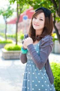 台湾正妹_台湾美女果子MM《时装外拍》高清写真，清新甜美治愈系街拍风格
