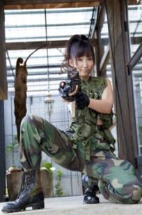 Sabra写真集：吉木りさ《OFFENSE & DEFENSE》演绎比基尼、兔女郎与野性迷彩军装风尚，展现极致性感与多元魅力写真合集