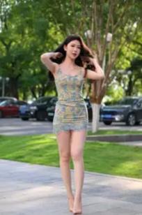 韵味十足弦子，蕾丝吊带美裙户外街拍，婀娜身姿尽显女神气质 [130P]