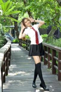 台湾模特蔡译心校园制服与运动健身写真集，清纯校服诱惑与活力美腿运动照合集