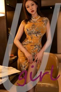 UGirlsApp尤果圈爱尤物-2904-果儿《无一不是你》：碎花旗袍装勾勒绝美曲线，黑丝长腿尽显东方典雅诱惑