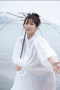 篠崎彩奈 - 濡れ肌をあたためて：日本清纯女神室内性感内衣与户外湿身私房写真