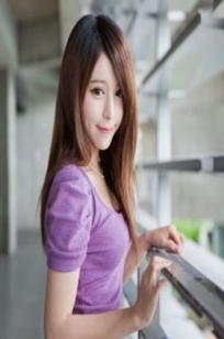 台湾正妹张齐郡《2013-JuLie玉美人!》写真集：墨绿连衣短裙黑丝美腿唯美私房