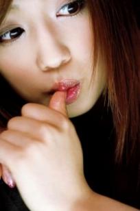 日本女神小仓优子绝版写真集《小仓优子のおいしいいただき方》：甜美气质与前卫艺术风格，展现百变诱惑瞬间 [146P]