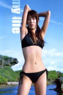 里田舞《My Life》高清写真集，户外清纯比基尼与唯美光影私房照，展现极致动人魅力系列