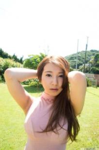 Graphis 园田美樱《Intensity》比基尼写真，复古电话亭户外诱惑与曼妙曲线展现
