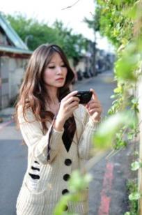 台湾正妹模特Pink《永春街外拍》清新街拍写真集，邻家女孩甜美自然气质魅力，极品百变女神户外随拍
