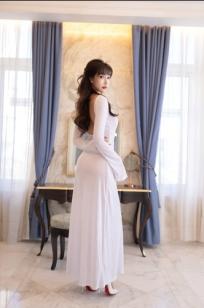 陆萱萱 - 纯白透视礼服性感私房照，优雅女神光影间展现迷人曲线 [80P]