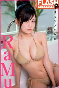 RaMu日本写真：工装连体裤、浴室淋浴与性感比基尼，展现童颜巨乳极致诱惑