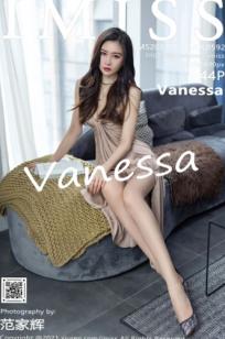 IMiss爱蜜社592期Vanessa：居家吊带礼服与白色蕾丝睡衣私房写真，唯美优雅展现极致性感
