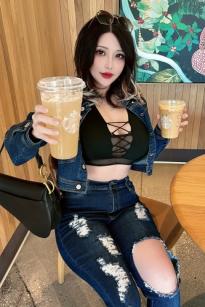 Hana bunny - Denim Bunny 性感内衣私房照，牛仔混搭风格展现极致丰满曲线